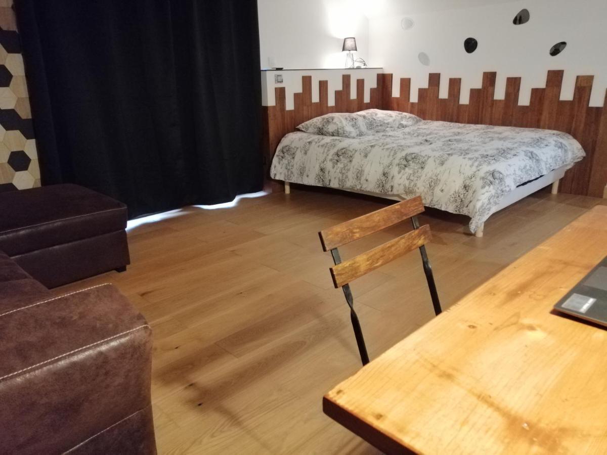 Le Gite Du Chtihameau Avec Piscine Interieure Privative, Selon Date Bassee Exteriér fotografie