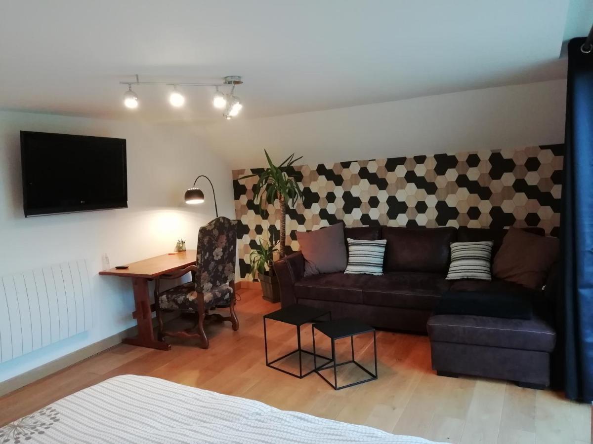 Le Gite Du Chtihameau Avec Piscine Interieure Privative, Selon Date Bassee Exteriér fotografie
